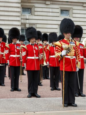 Shop Online London British Royalty walking tour including Changing Of The Guard – Recently Added Experiences Dubai Masala